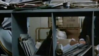 ಸೆಕ್ಸ್-ಸ್ಟಾರ್ವ್ಡ್ ಮಾದಕ ಪೂರ್ಣ ಚಲನಚಿತ್ರ ಎಚ್ಡಿ ಶ್ಯಾಮಲೆ ಮೋಡಿಮಾಡುವವನು ಸೋಫಾದಲ್ಲಿ ಹಸ್ತಮೈಥುನ ಮಾಡಿಕೊಳ್ಳುತ್ತಾನೆ
